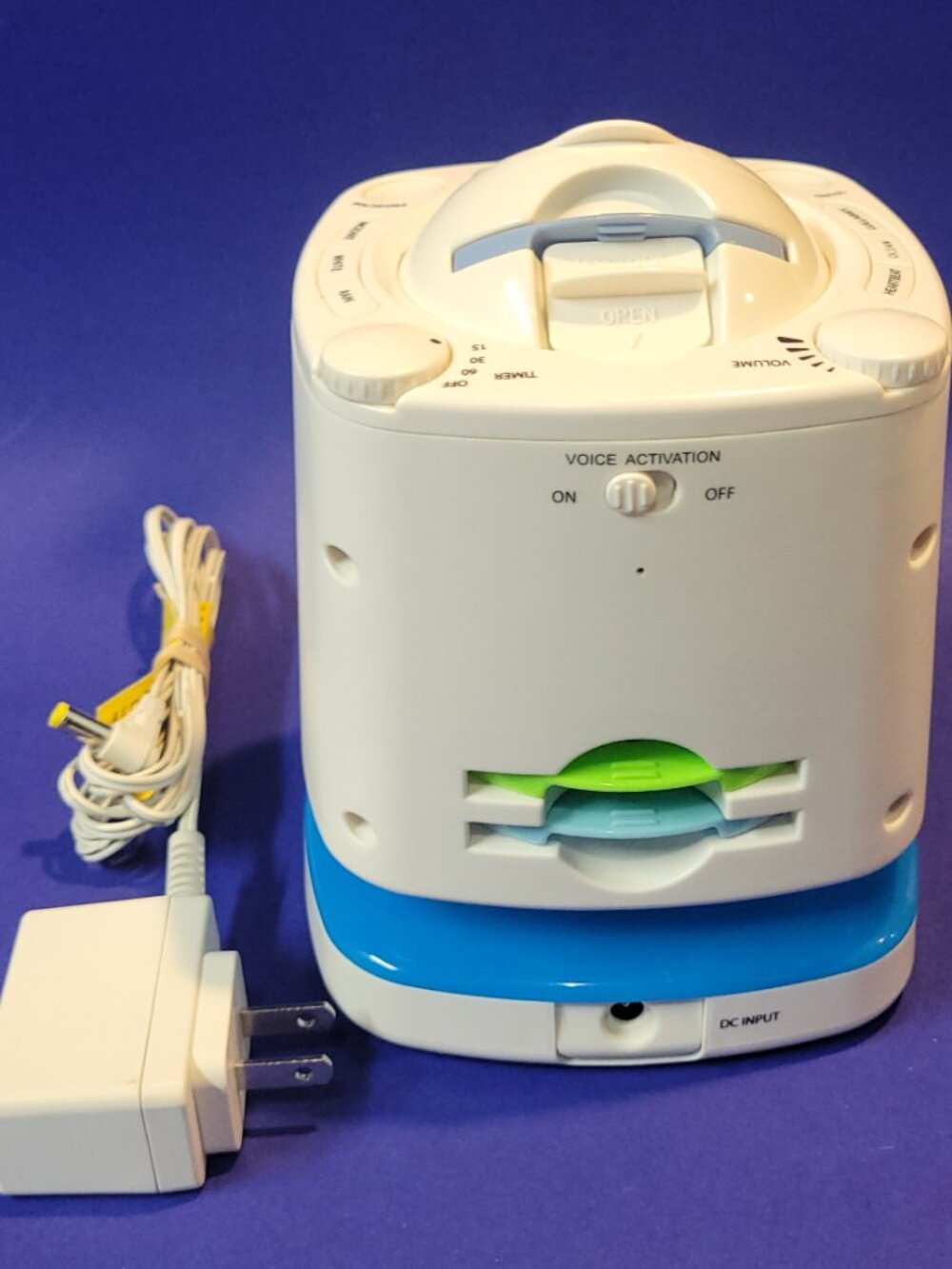 Munchkin MK0038 Baby Nursery Projector & Sound Machine + 3 Projector Disc